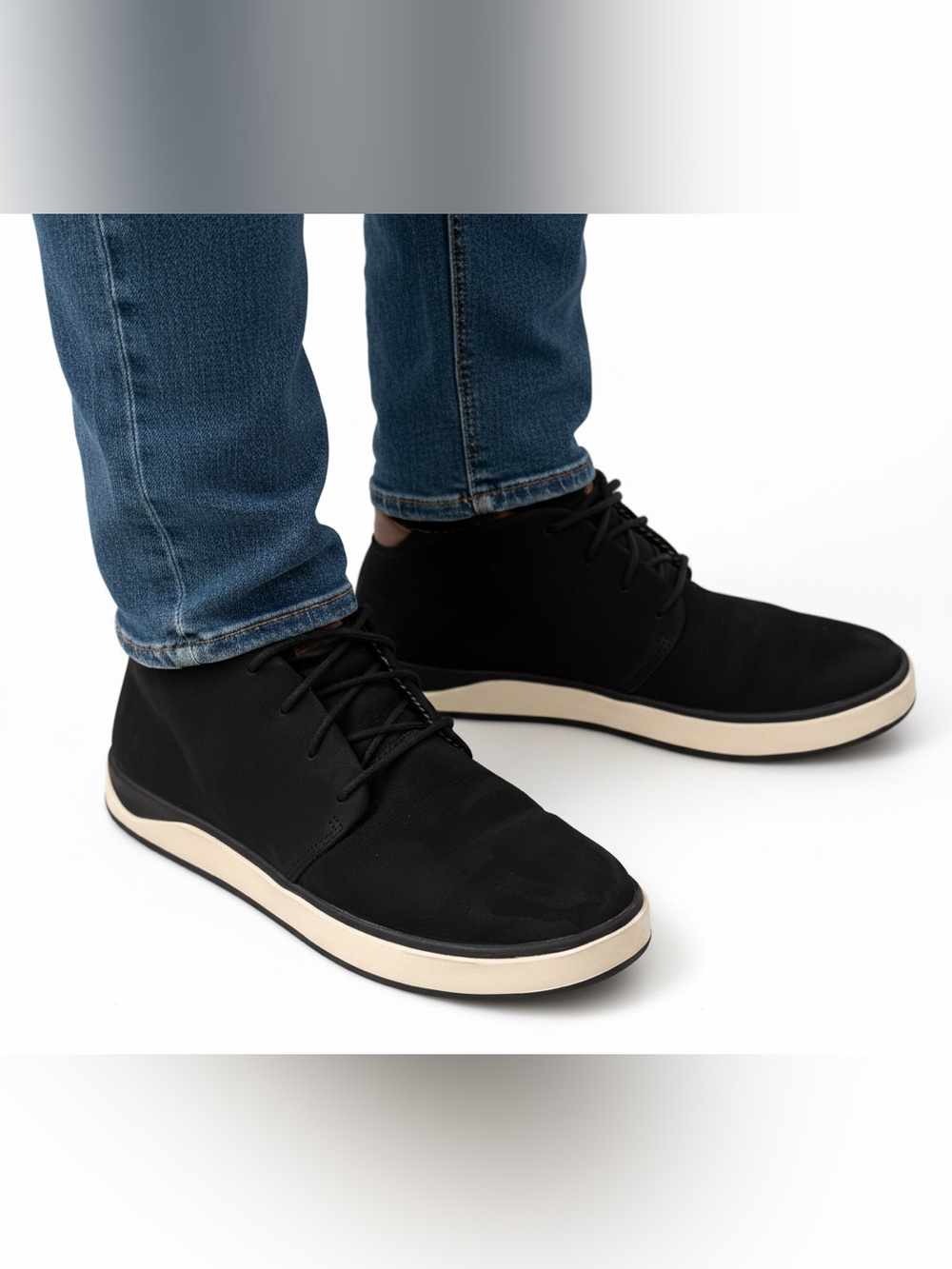 OluKai Men’s Waterproof PAPAKU ‘ILI Chukka Boots. Size 11 Black